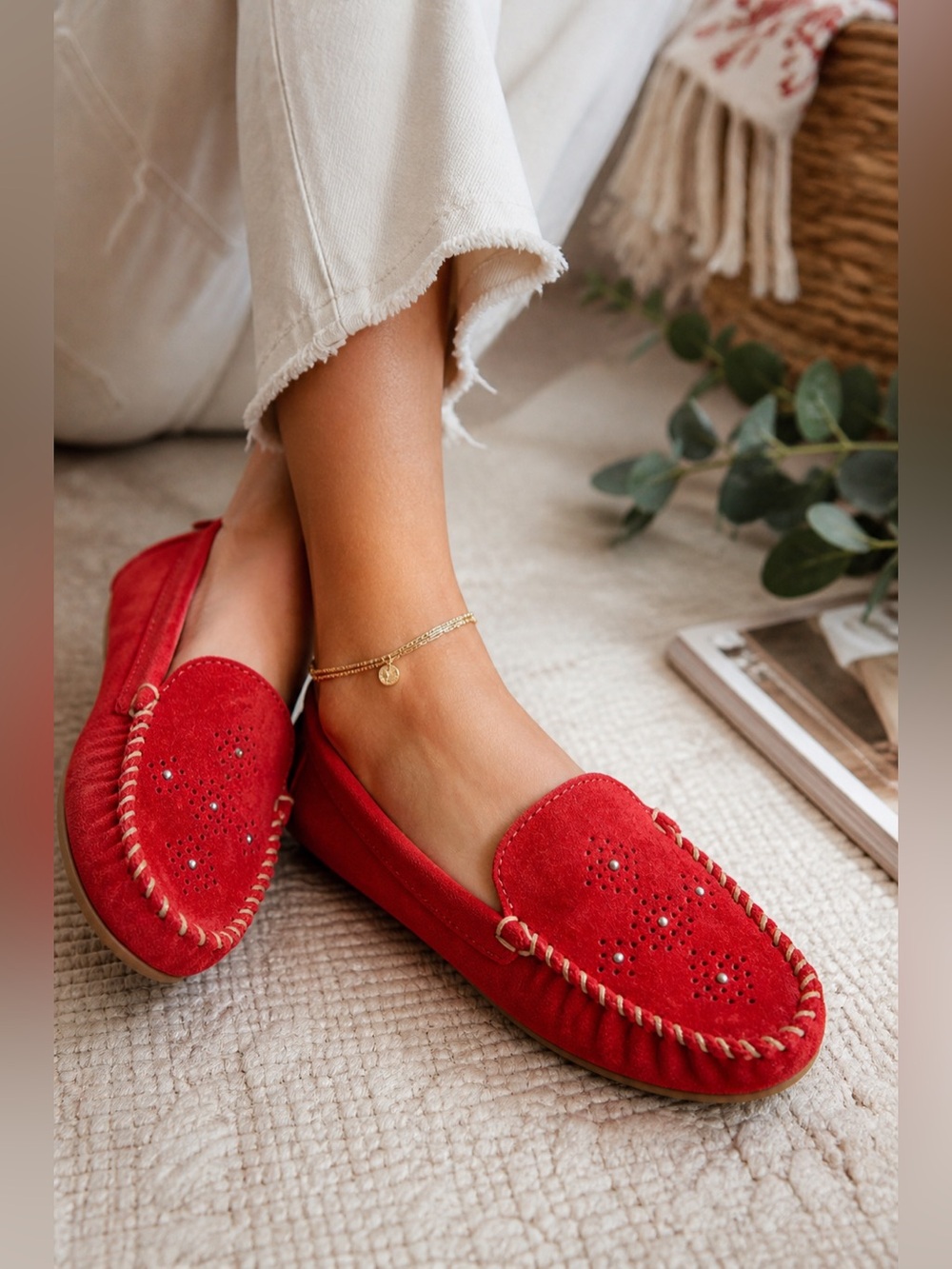 Minnetonka Red Suede Studded Driving Moccasins Loafers Slip On Shoes Sz 8